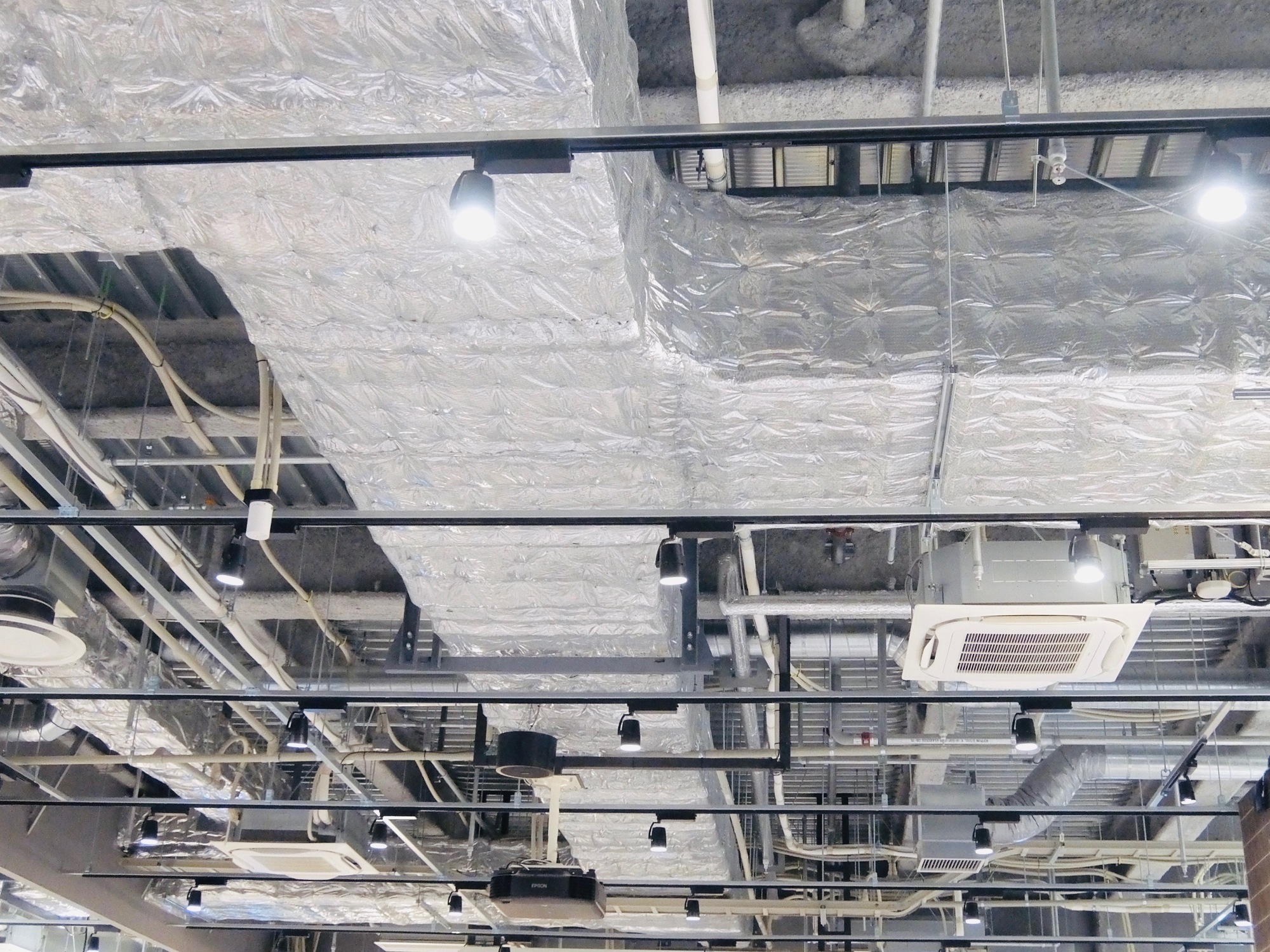 正社員 建築施工管理 設備施工管理 管工事施工管理 給排水工事施工管理 空調工事施工管理 CADオペレーター求人イメージ